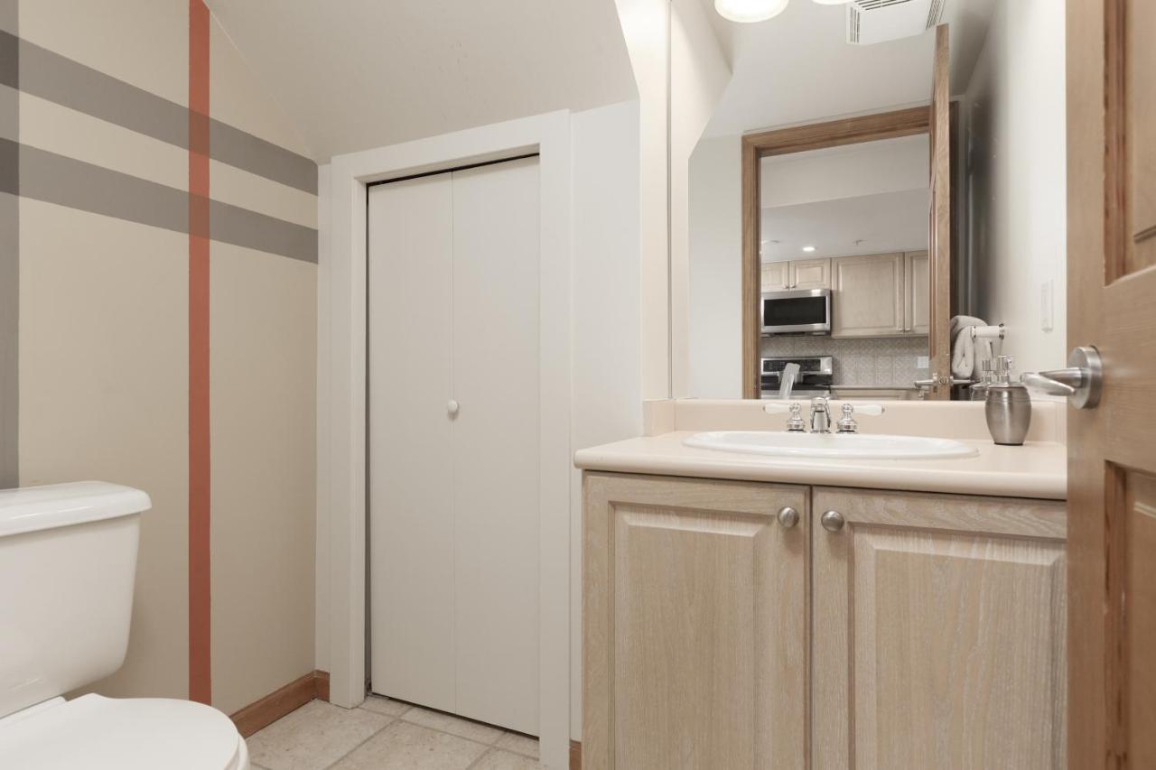 Lagoons By Cozystay Signature Whistler Exterior foto
